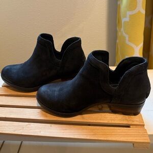 Sorel Lolla Boots Waterproof Suede Cut Out Ankle‎ Booties Womens Size 7.5 Black